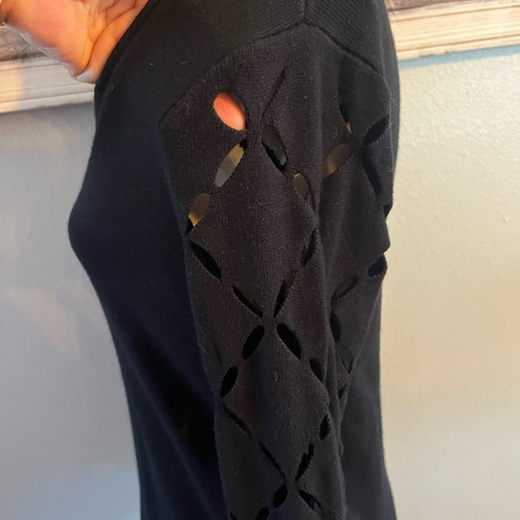 ♥️Roz & Ali Black Like New Woman’s Scoop Neckline Sweater Size Large - Picture 6 of 8